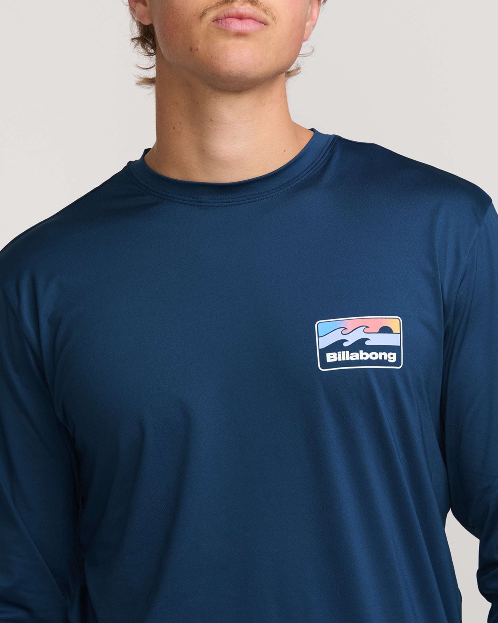 Runner Loose Fit Long Sleeve Surf Tee - Midnight - Image 7