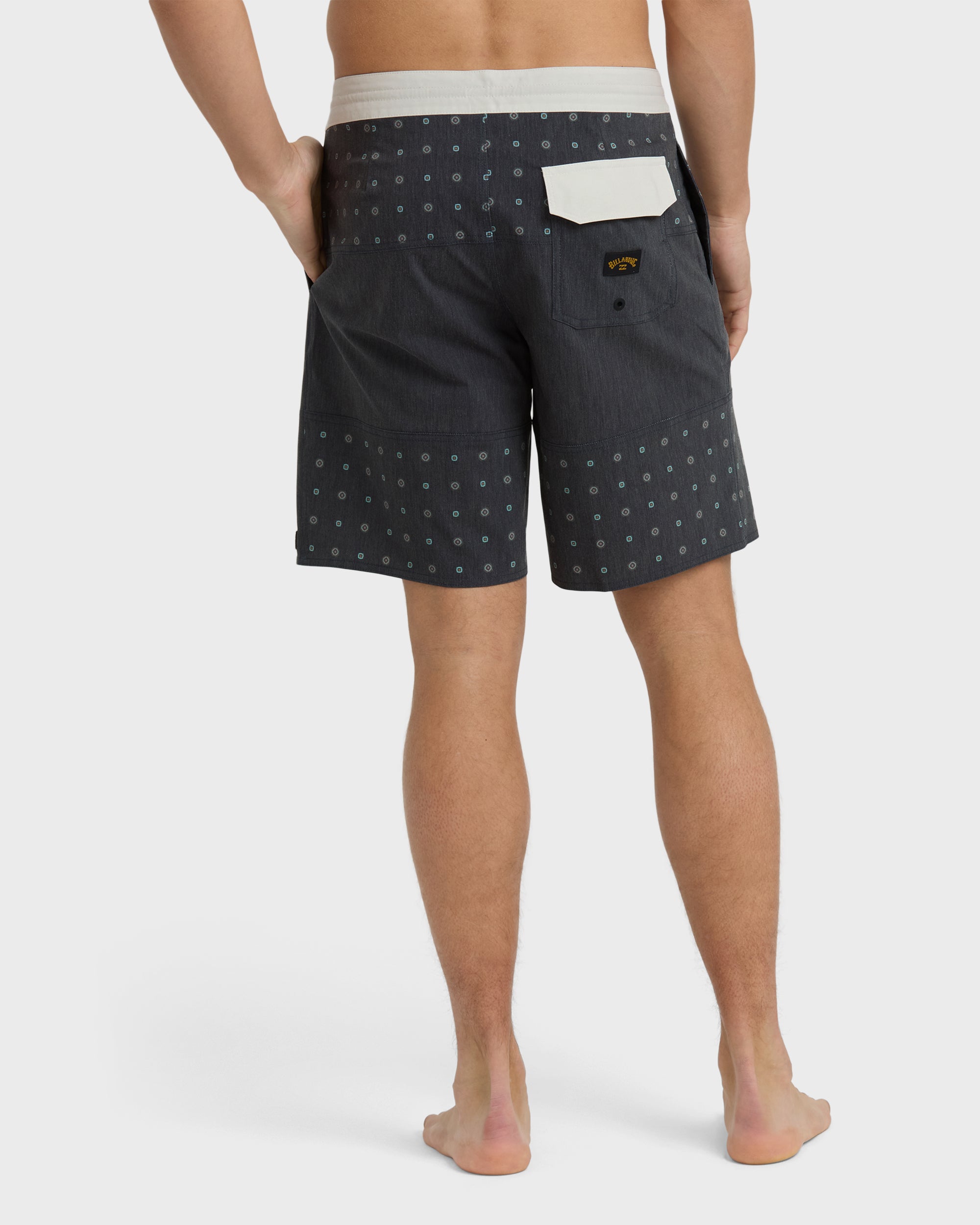 Tribong Lo Tide 19 Boardshorts - Black - Image 2