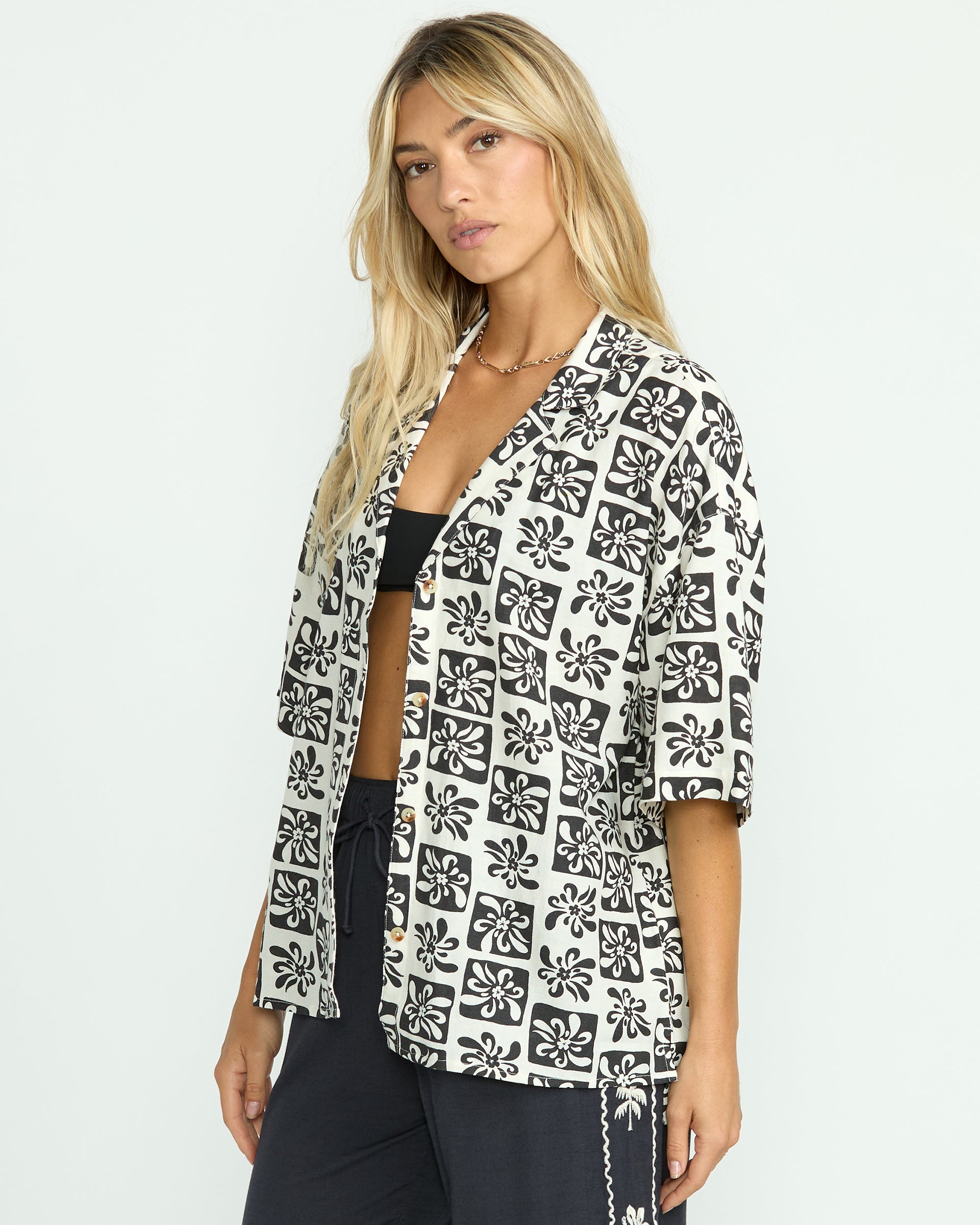 Beach Side Printed Short Sleeve Shirt - Black Sands - Image 4
