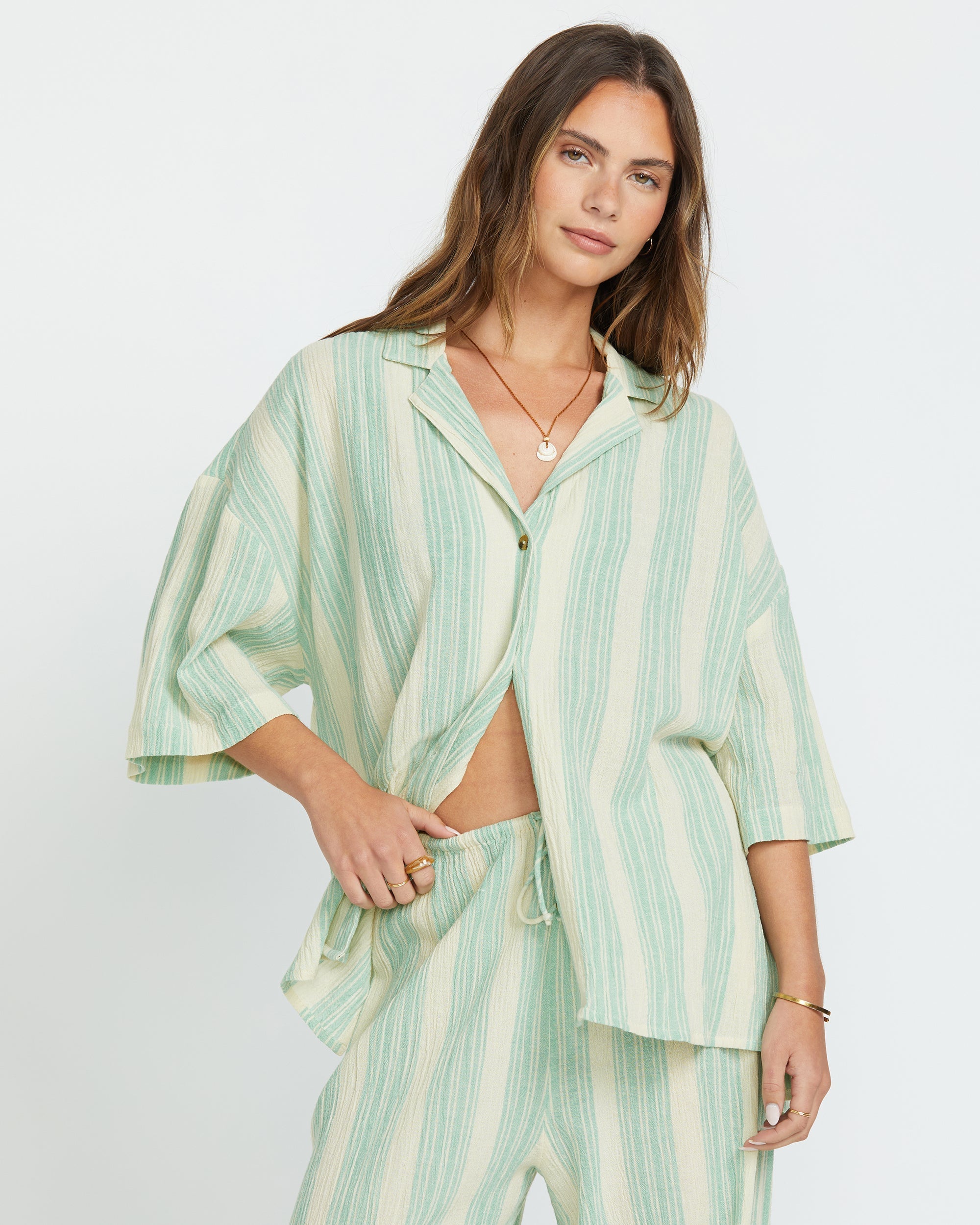 Beach Side Short Sleeve Shirt - Island Green - Image 2