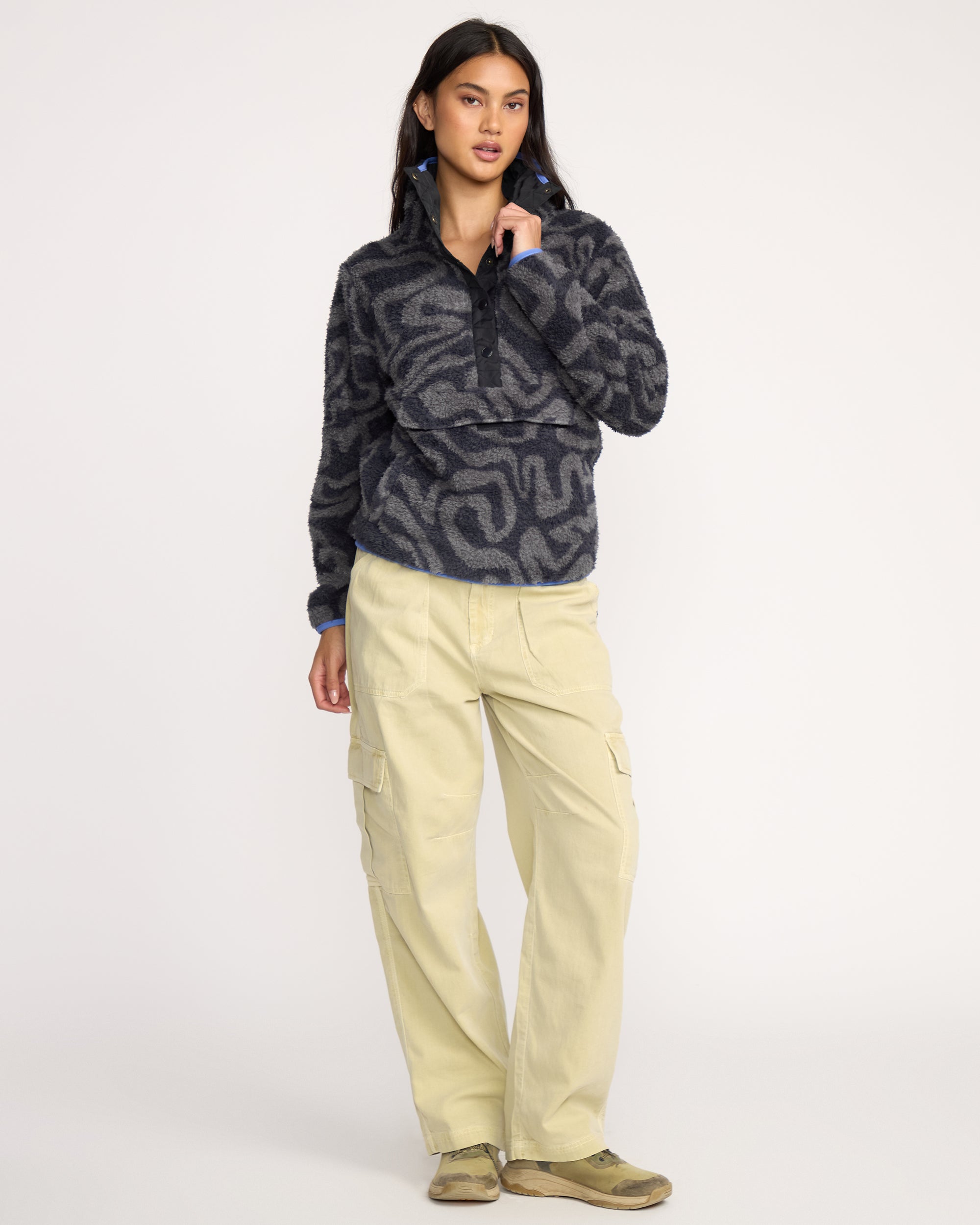 Switchback Pullover Sweatshirt - Black Sands - Image 3