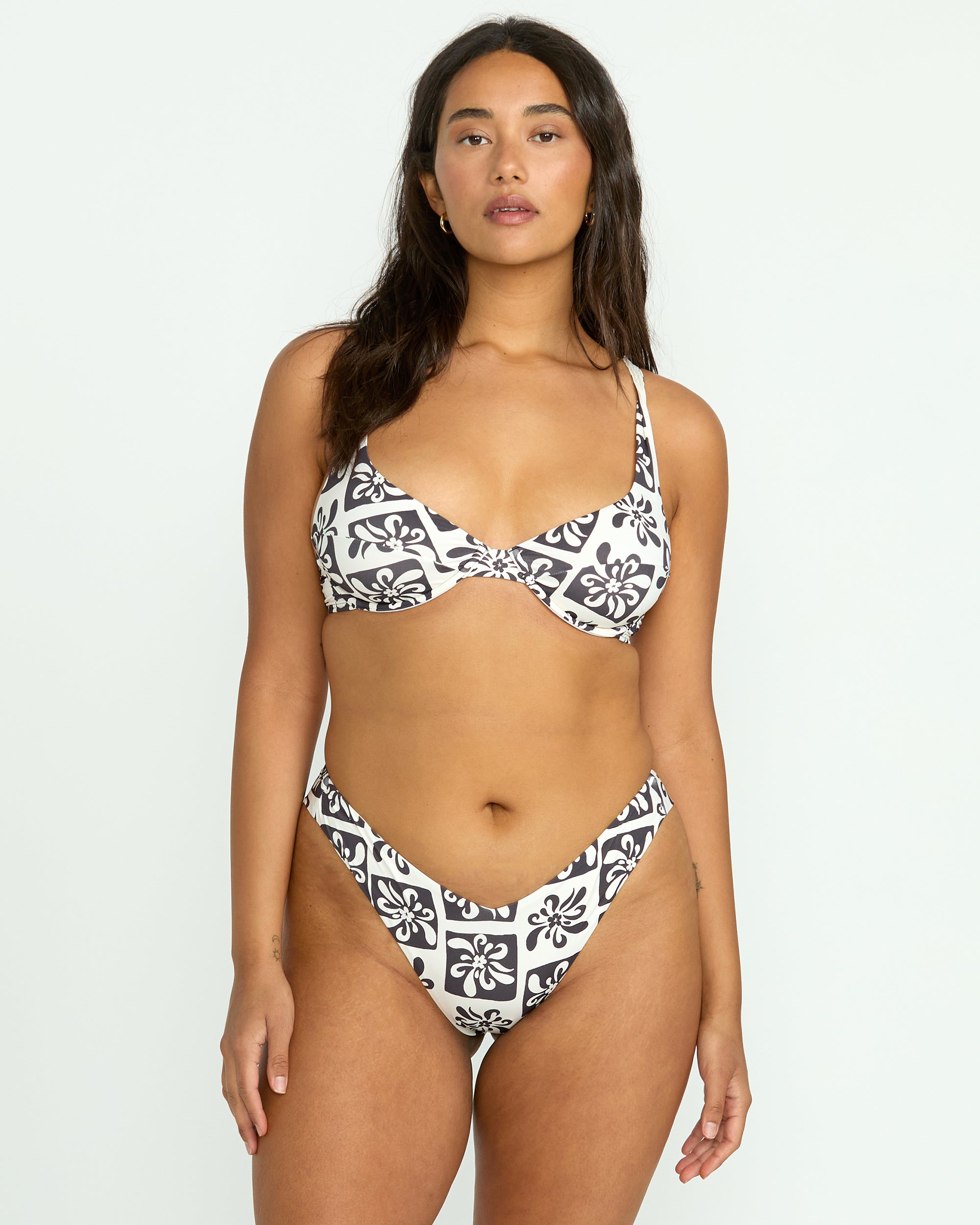 Ur A Legend Marina Underwire Bikini Top - Black Sands