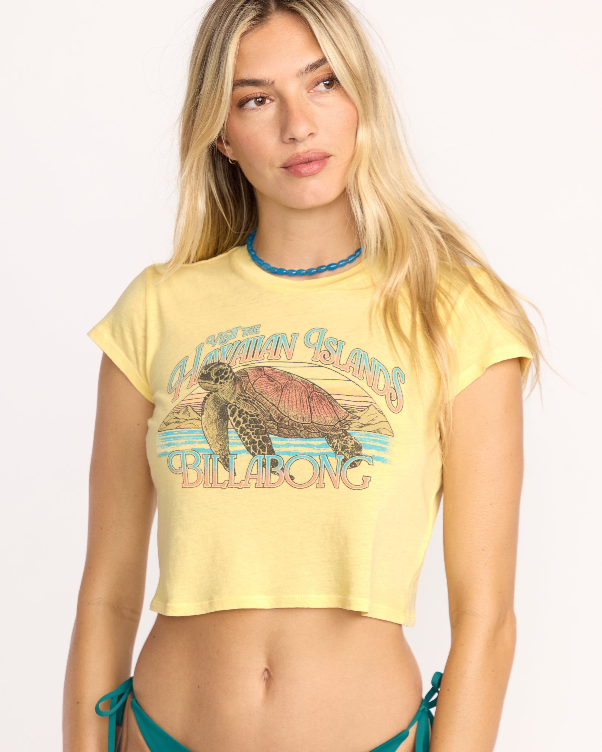 Going On Vacay T-Shirt - Retro Yellow - Image 4